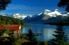 Canada_Boat_House_am_Maligne_Lake_Jasper_NP_Alberta_CA.jpg